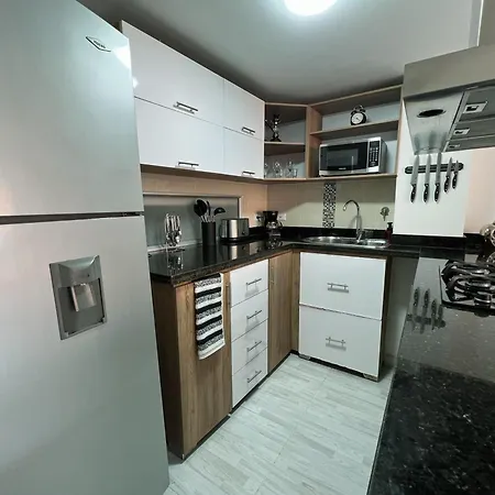 Comodo Y Amplio Apartamento En Laureles Medellín Exterior foto