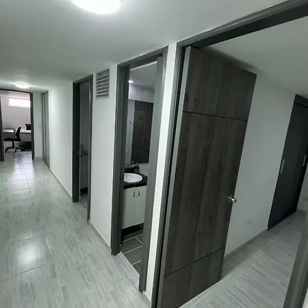 Comodo Y Amplio Apartamento En Laureles Medellín Exterior foto