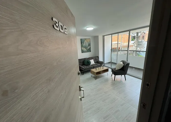 Comodo Y Amplio Apartamento En Laureles